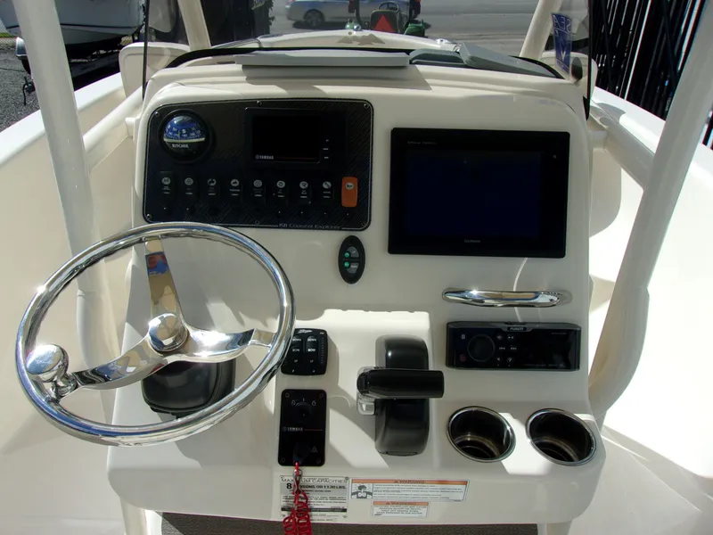 Slide: The Image of Grady-White 191 CE 2016 - 13