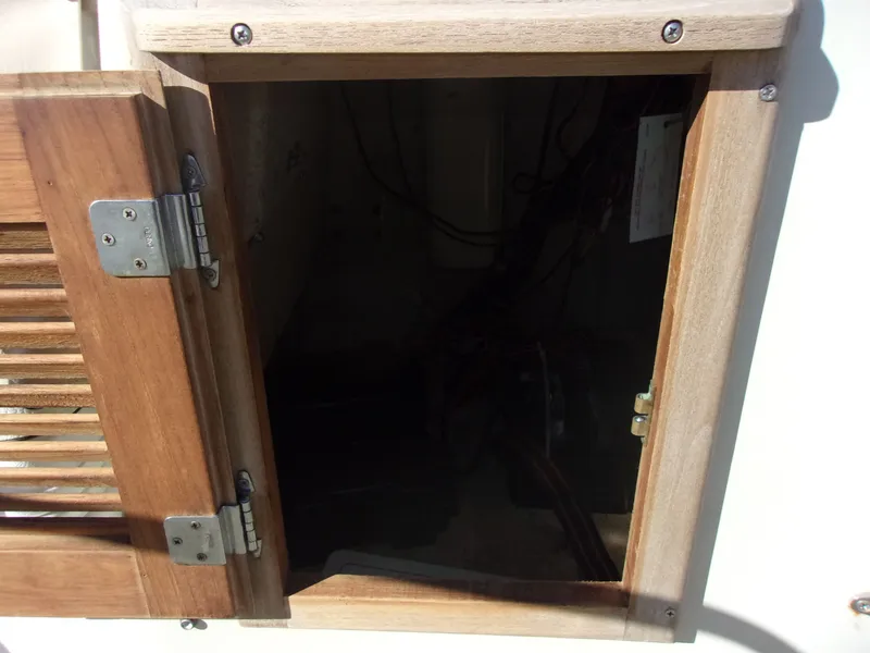 Slide: The Image of Boston Whaler 17 Montauk 1991 - 9