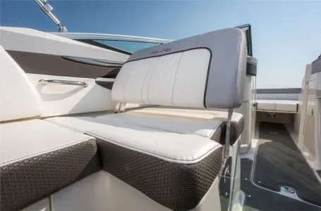 Slide: The Image of Sea Ray SDX 240 2017 - 15