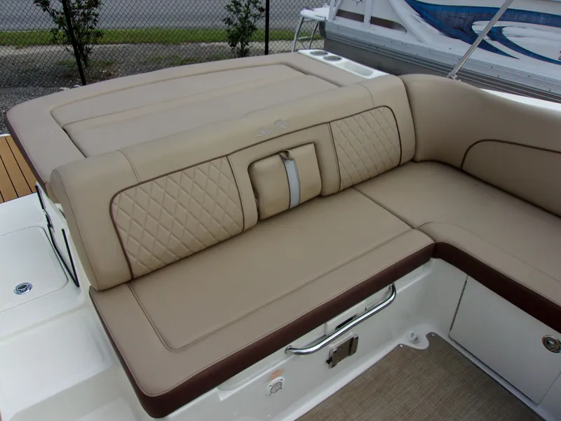 Slide: The Image of Sea Ray SDX 240 2017 - 7