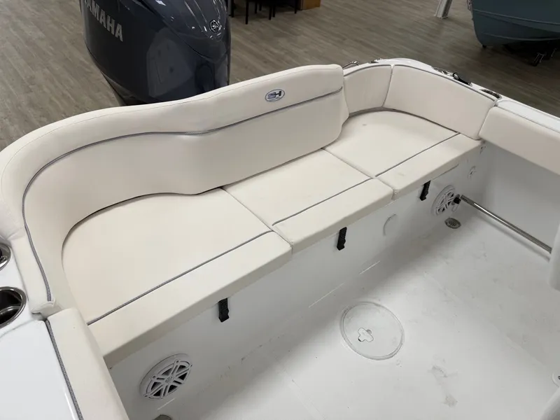 Slide: The Image of Sea Hunt Ultra 229 2026 - 3