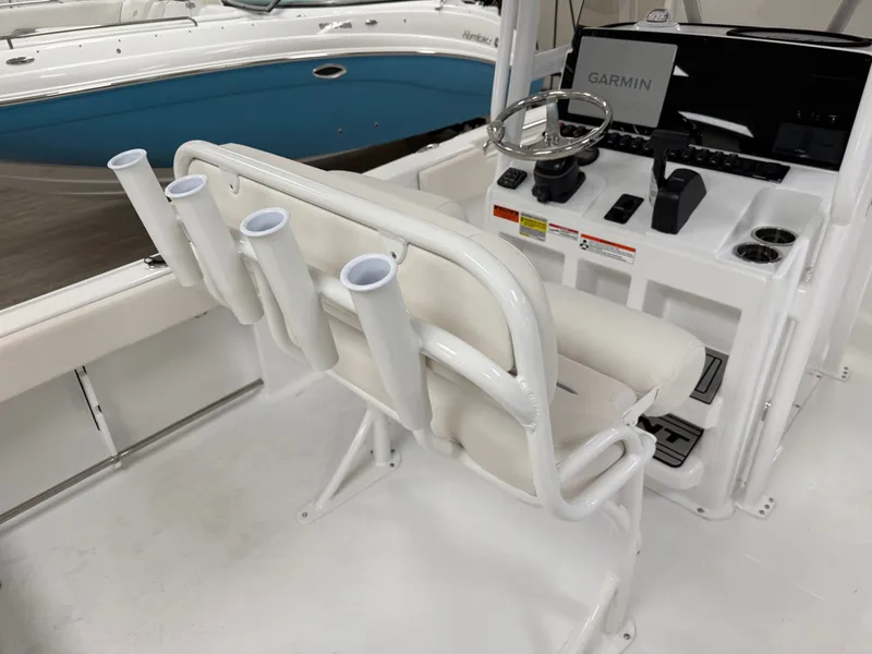 Slide: The Image of Sea Hunt Ultra 229 2026 - 4