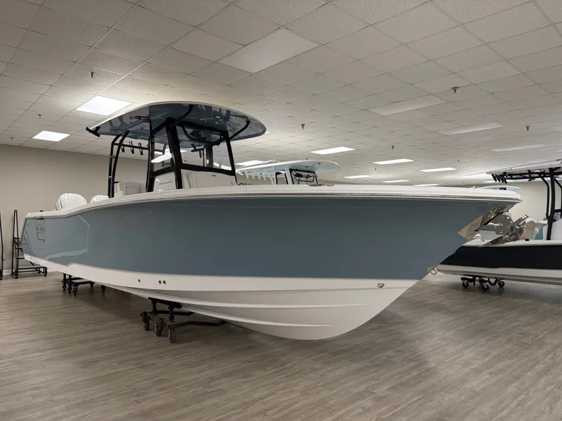 Slide: The Image of Sea Hunt ULTRA 305 CB 2026 - 9