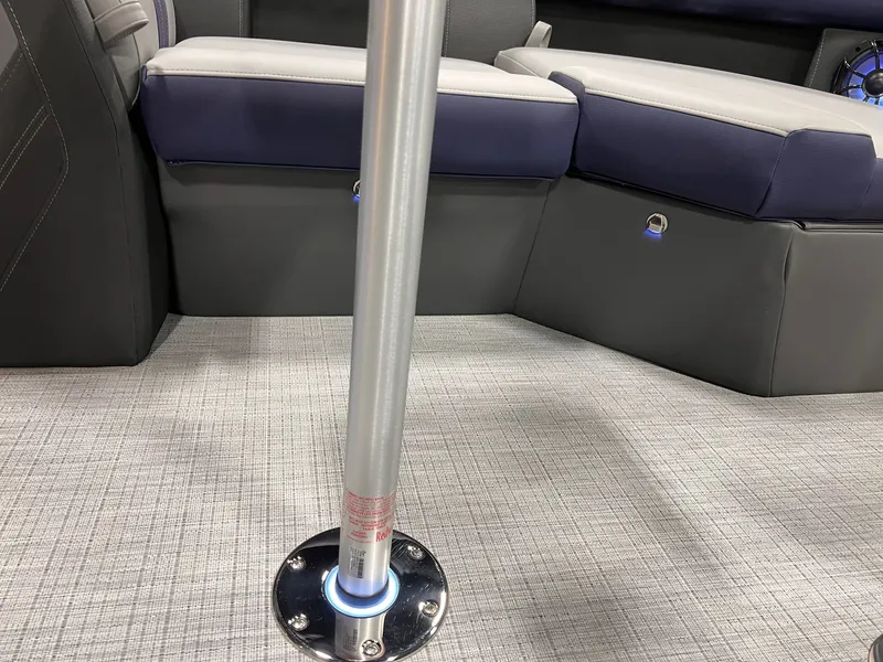 Slide: The Image of Berkshire 24E CTS 3.0 Tritoon 2026 - 21