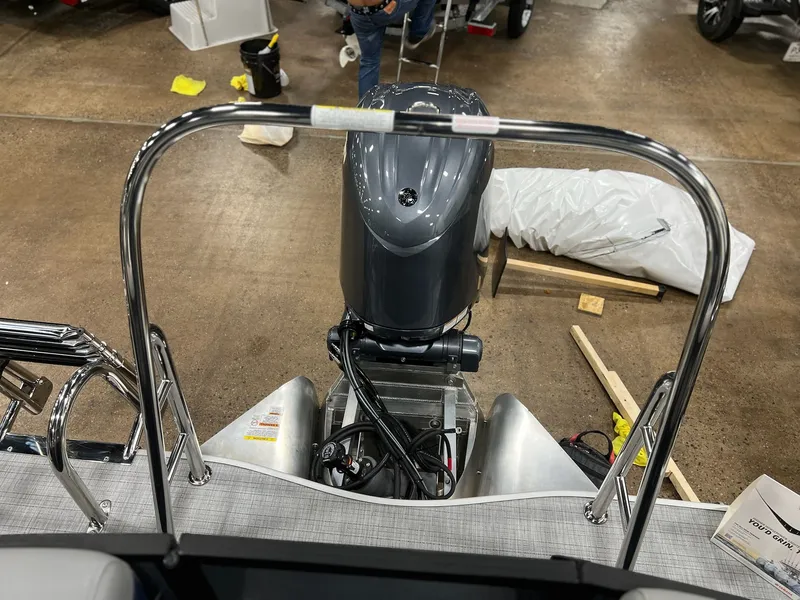 Slide: The Image of Berkshire 24E CTS 3.0 Tritoon 2026 - 7