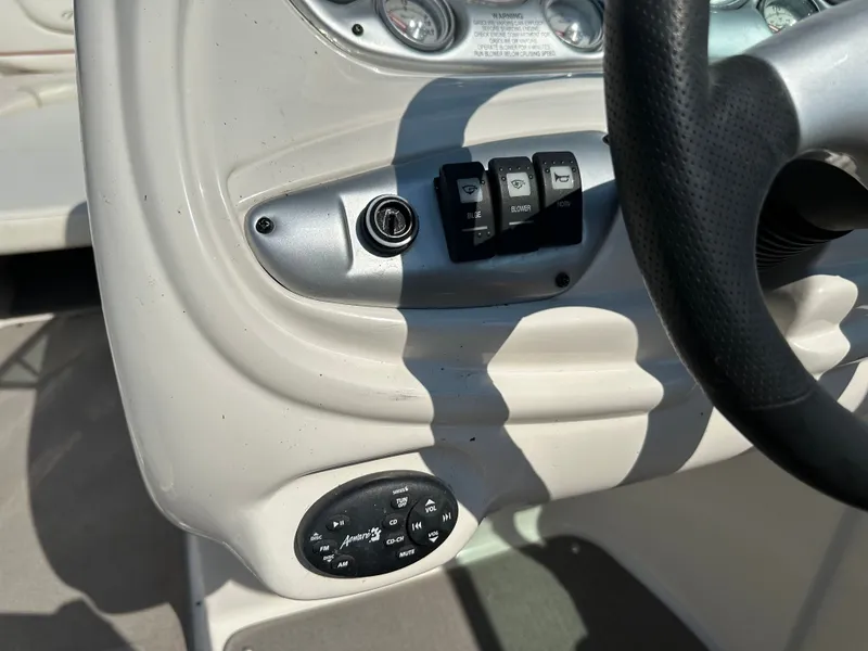 Slide: The Image of Monterey 268SS Super Sport 2004 - 22