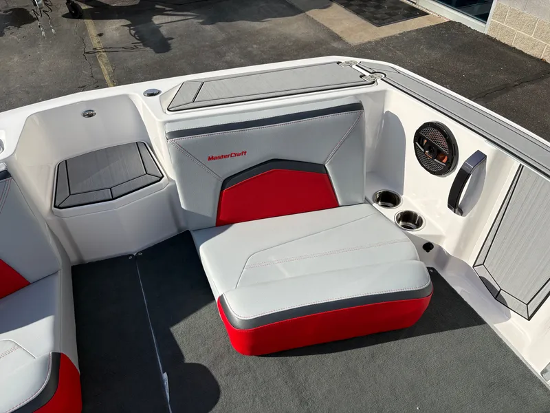 Slide: The Image of MasterCraft ProStar 2025 - 11