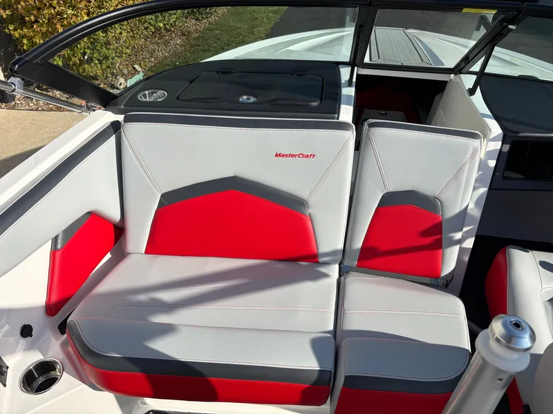 Slide: The Image of MasterCraft ProStar 2025 - 12