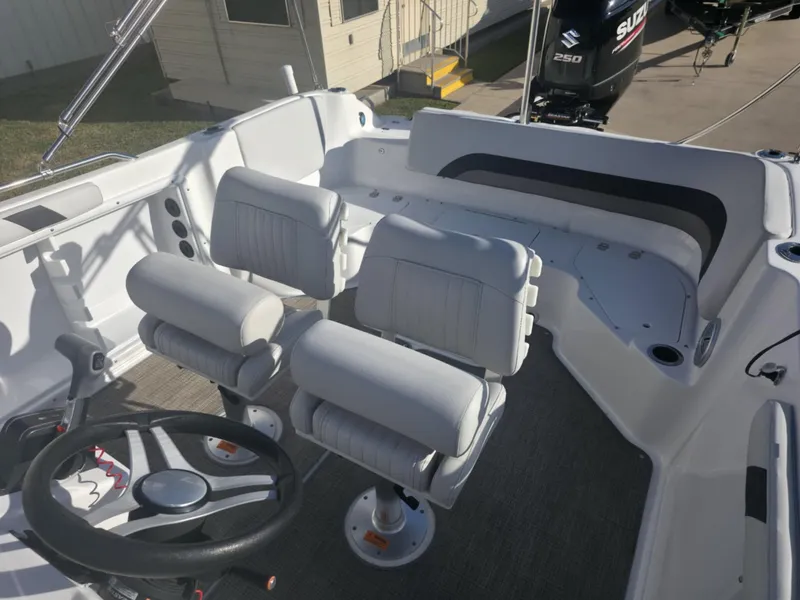 Slide: The Image of Hurricane SS231CC 2017 - 19