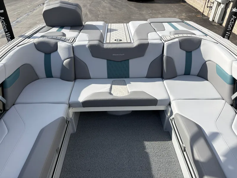 Slide: The Image of MasterCraft XT22 2025 - 17