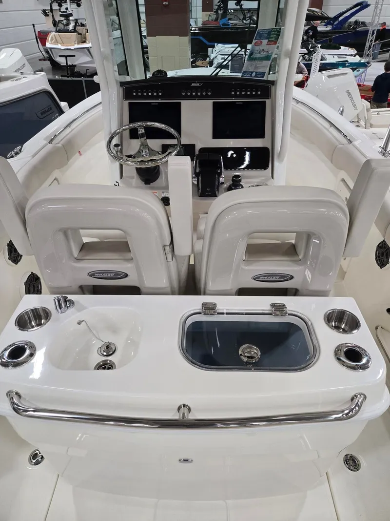Slide: The Image of Boston Whaler 280 Outrage 2026 - 21