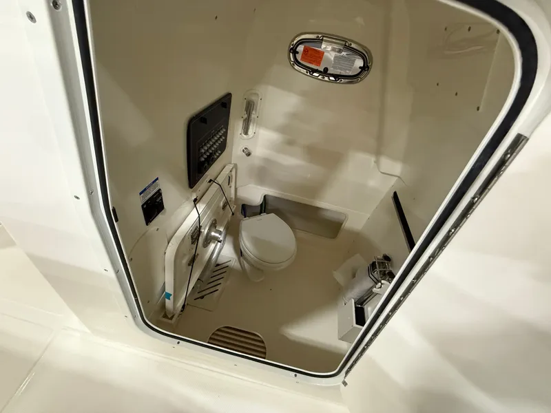 Slide: The Image of Boston Whaler 280 Outrage 2026 - 33