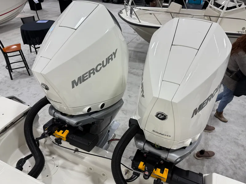 Slide: The Image of Boston Whaler 280 Outrage 2026 - 43