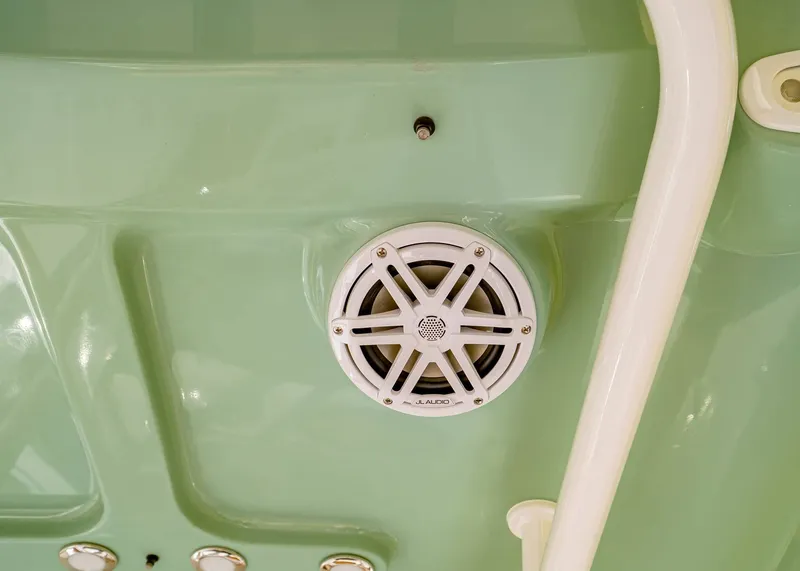 Slide: The Image of Sea Hunt Ultra 229 2026 - 15