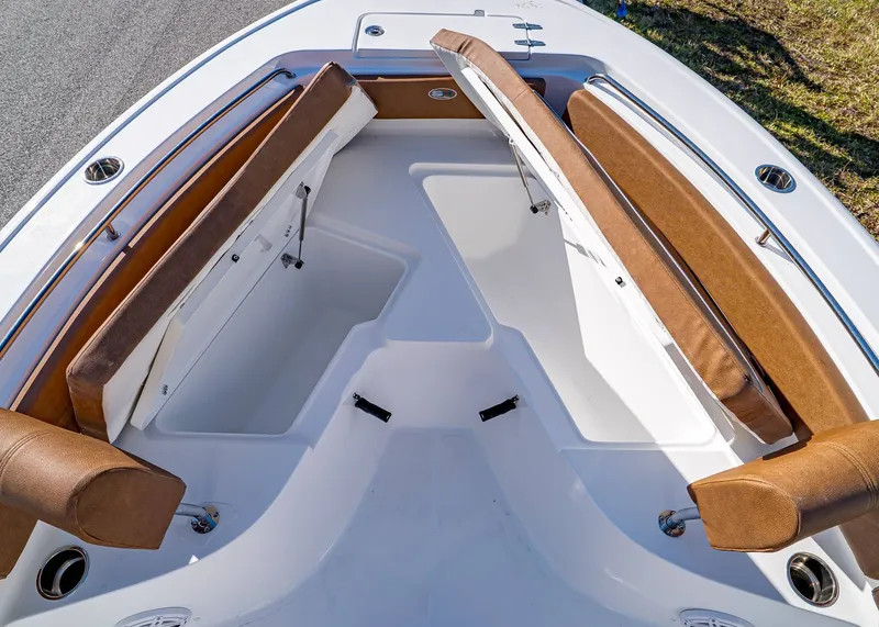 Slide: The Image of Sea Hunt Ultra 229 2026 - 24