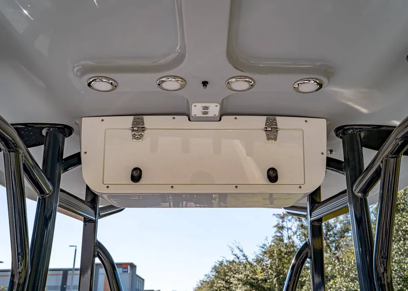 Slide: The Image of Sea Hunt Ultra 219 2026 - 14