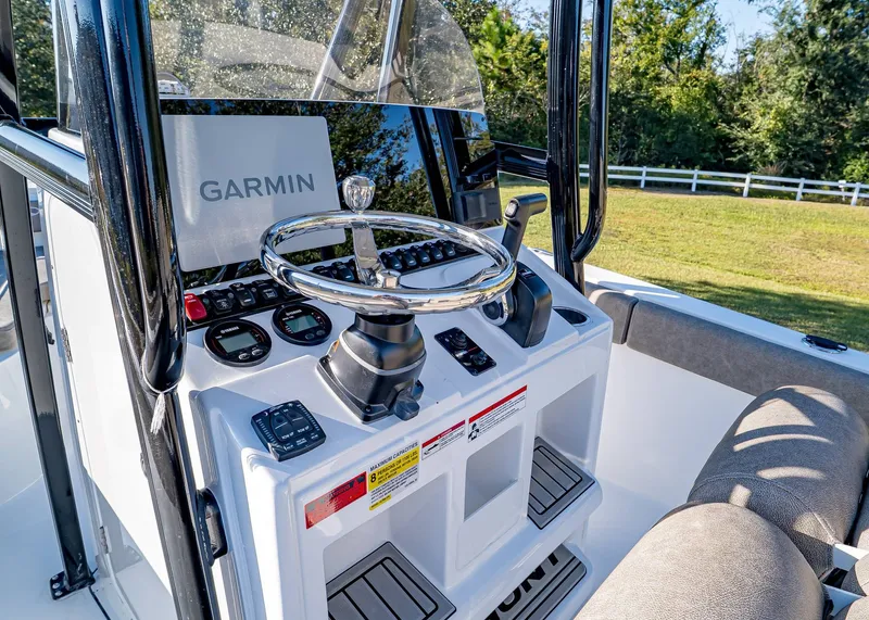 Slide: The Image of Sea Hunt Ultra 219 2026 - 17