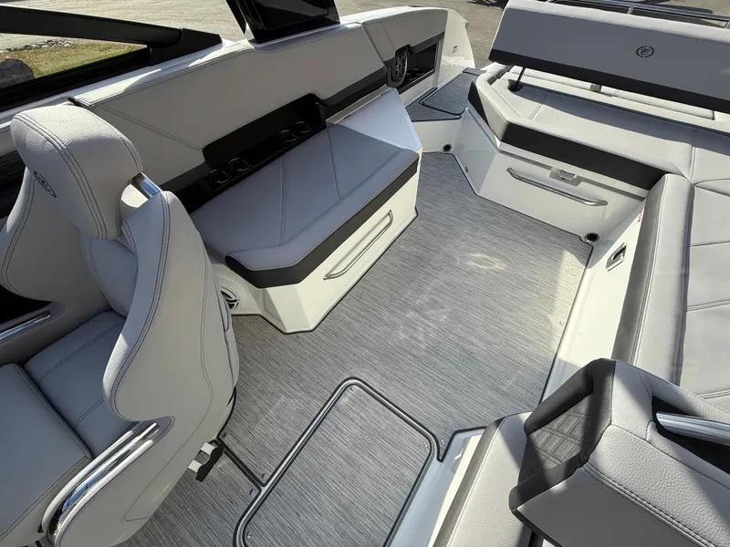 Slide: The Image of Cobalt R8 2026 - 669