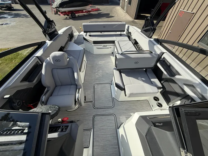 Slide: The Image of Cobalt R8 2026 - 736