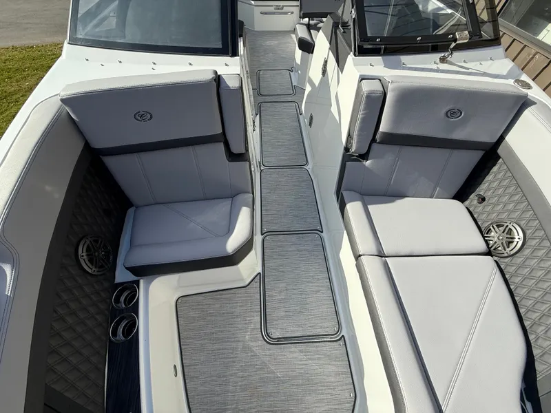 Slide: The Image of Cobalt R8 2026 - 803