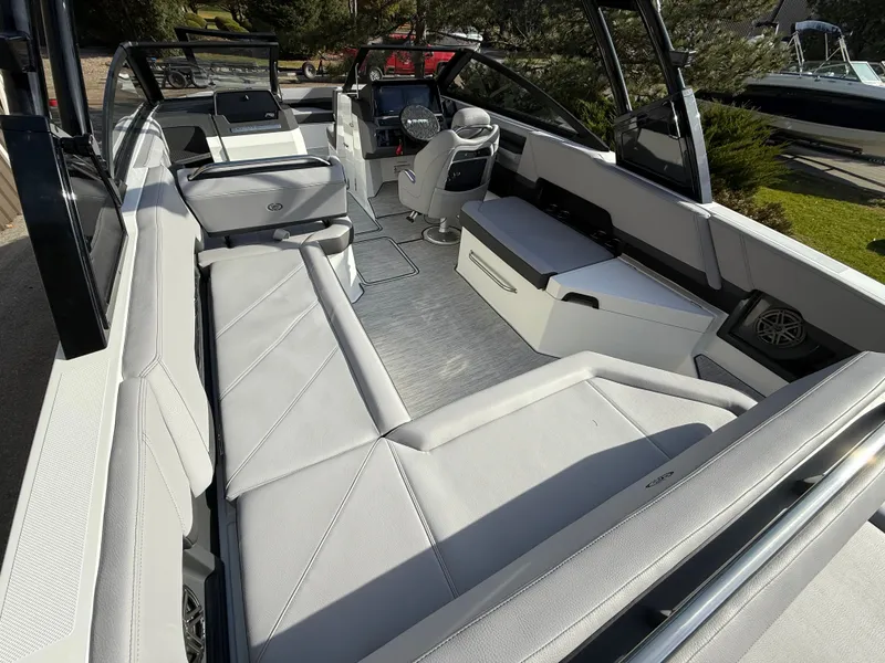 Slide: The Image of Cobalt R8 2026 - 854