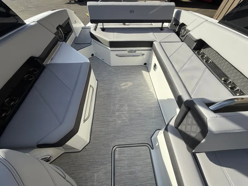 Slide: The Image of Cobalt R8 2026 - 861