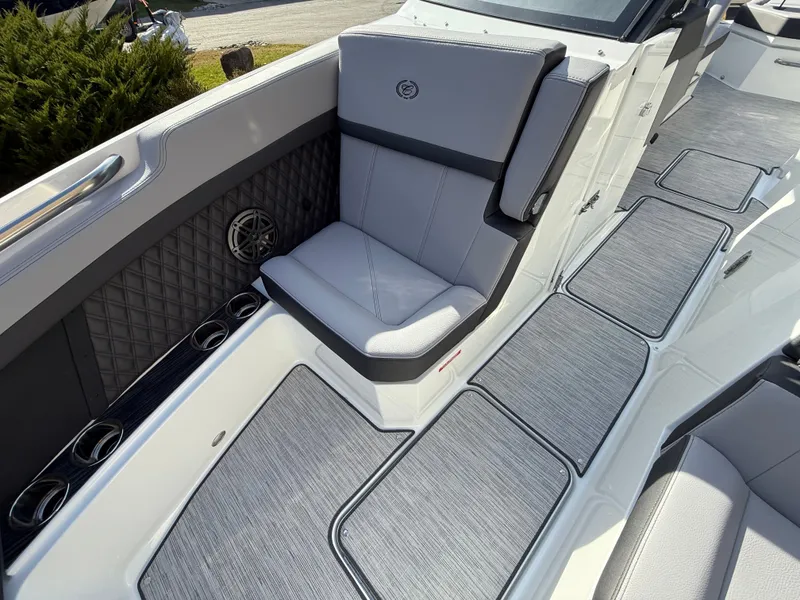 Slide: The Image of Cobalt R8 2026 - 977