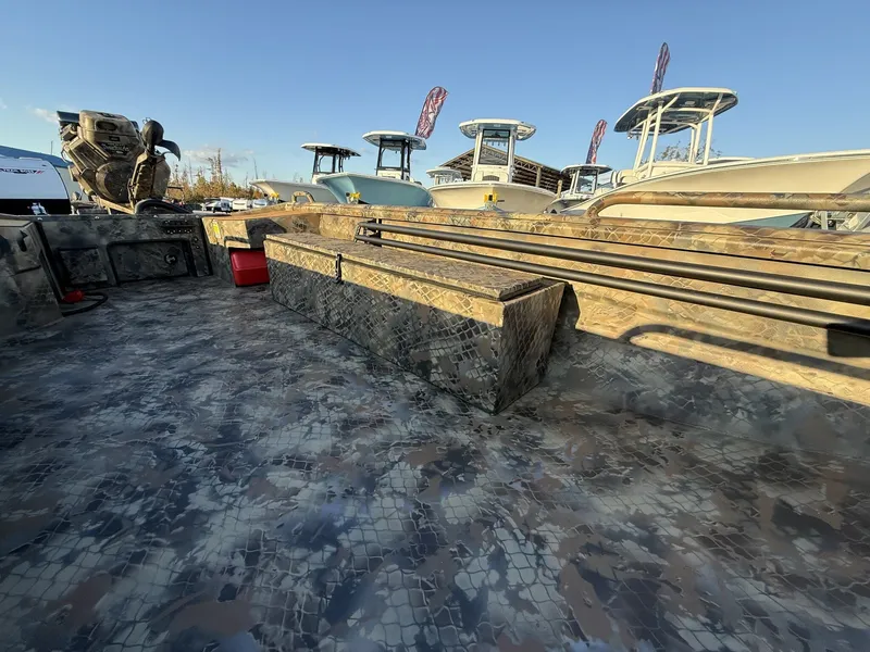 Slide: The Image of Excel 1754 Shallow Water F4 Pro 2026 - 11