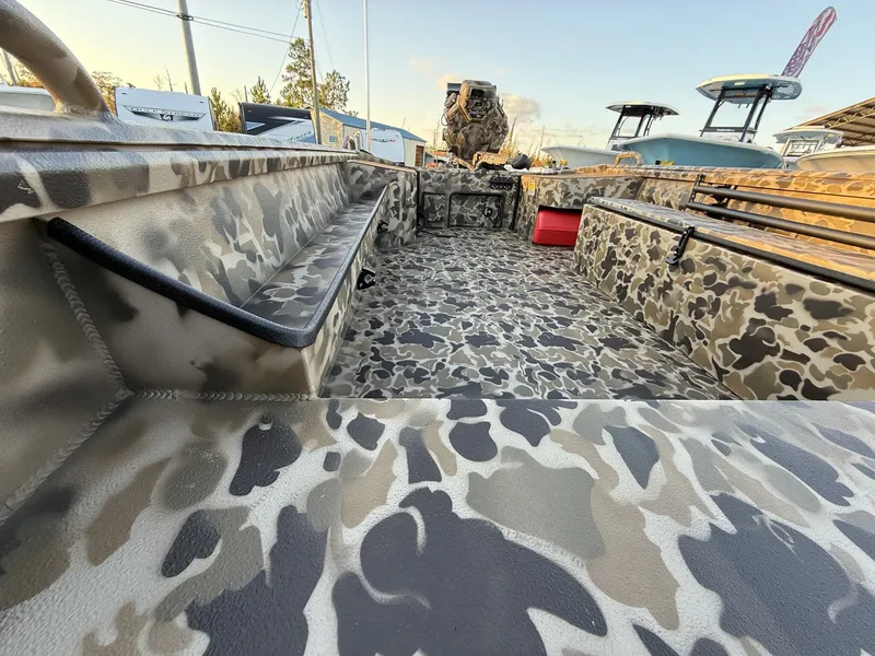 Slide: The Image of Excel 1754 Shallow Water F4 Pro 2026 - 6