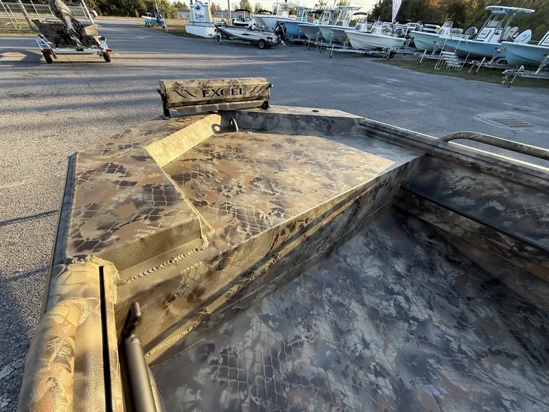 Slide: The Image of Excel 1754 Shallow Water F4 Pro 2026 - 8