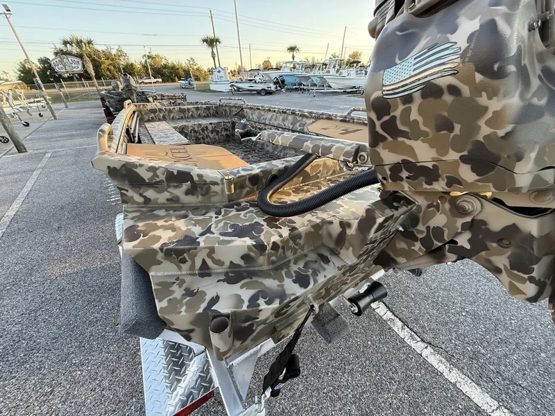 Slide: The Image of Excel 1754 Shallow Water F4 Pro 2026 - 4