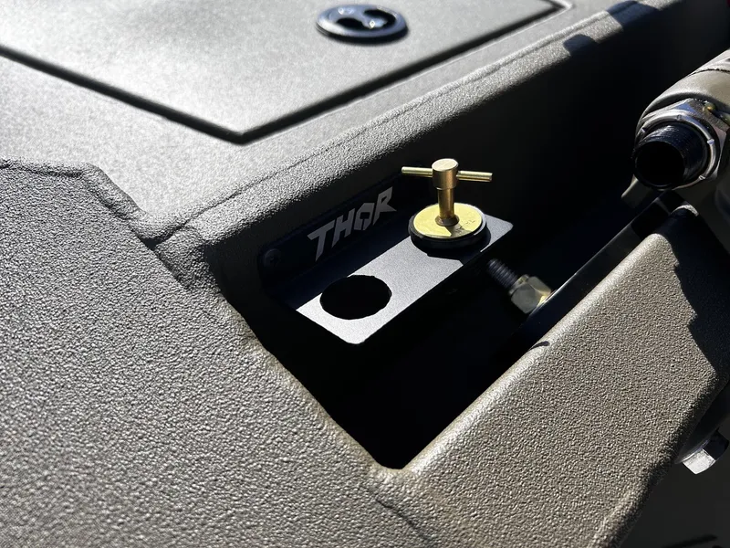 Slide: The Image of Thor Fish Hammer 1754 LIVEWELL MODEL 2026 - 9