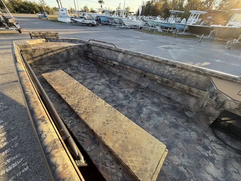 Slide: The Image of Excel 1754 Shallow Water F4 Pro 2026 - 7