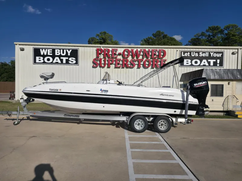 Slide: The Image of Hurricane SS231CC 2017 - 1