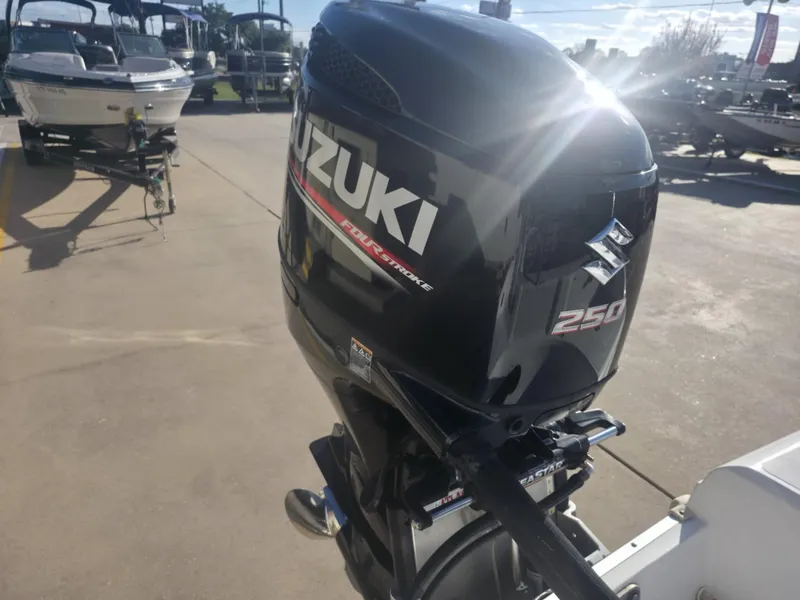 Slide: The Image of Hurricane SS231CC 2017 - 22