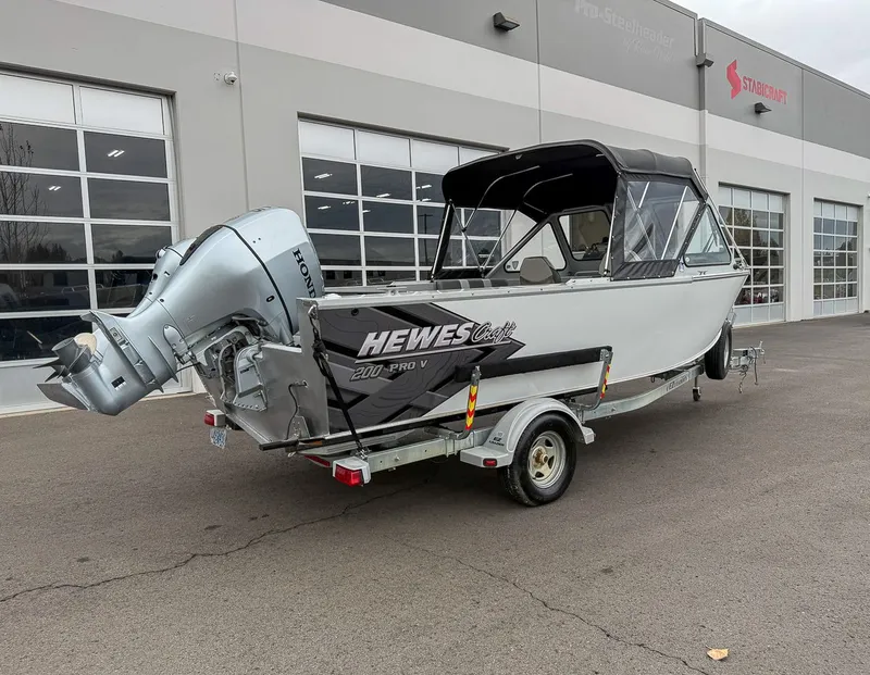 Slide: The Image of Hewescraft 200 ProV 2012 - 3