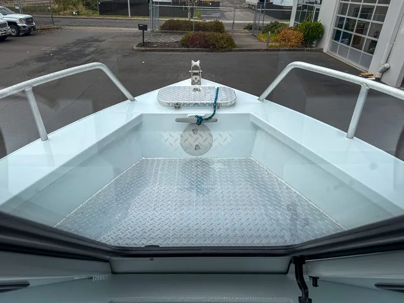 Slide: The Image of Hewescraft 250 Alaskan 2021 - 10