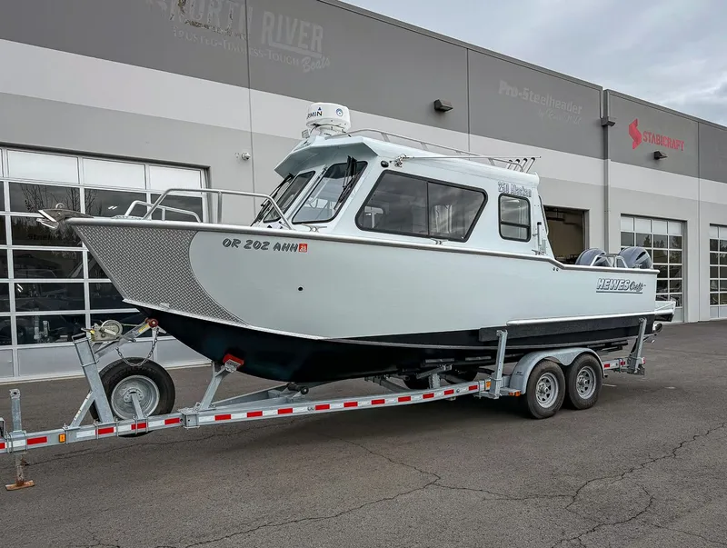 Slide: The Image of Hewescraft 250 Alaskan 2021 - 2