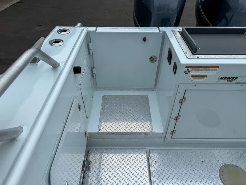 Slide: The Image of Hewescraft 250 Alaskan 2021 - 22