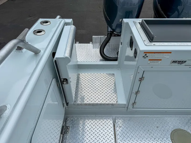 Slide: The Image of Hewescraft 250 Alaskan 2021 - 23