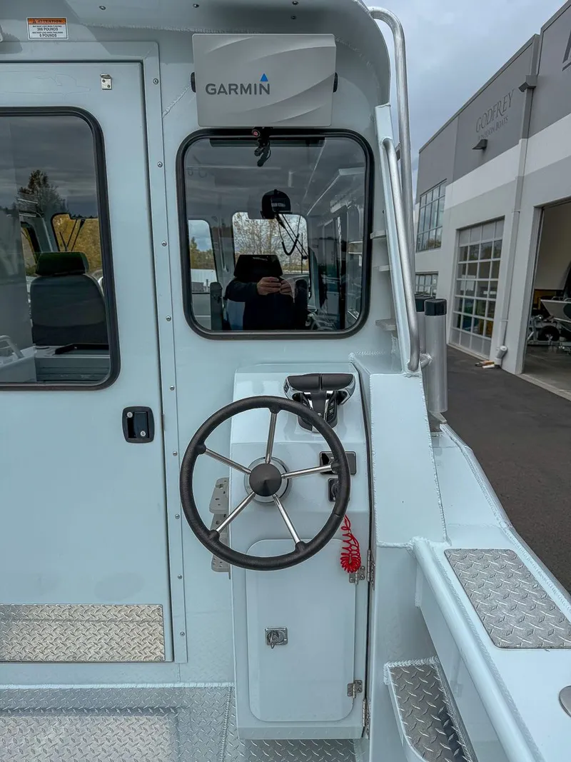 Slide: The Image of Hewescraft 250 Alaskan 2021 - 24