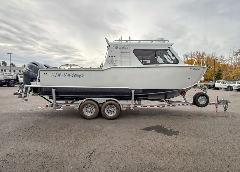 Slide: The Image of Hewescraft 250 Alaskan 2021 - 7