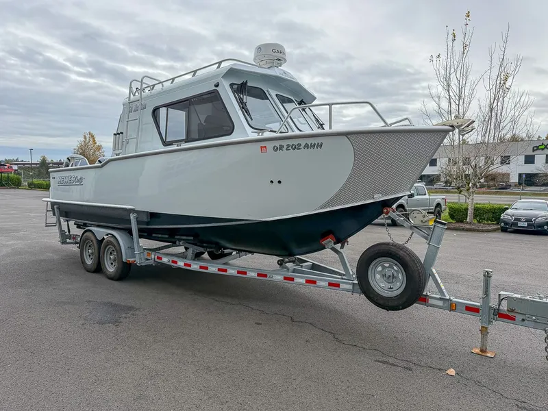 Slide: The Image of Hewescraft 250 Alaskan 2021 - 8