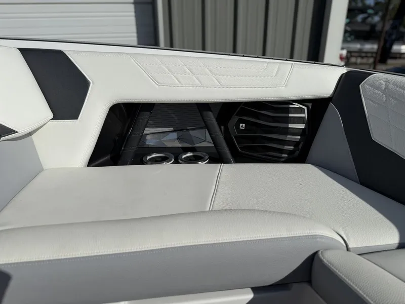 Slide: The Image of Nautique Super Air Nautique G23 2021 - 12