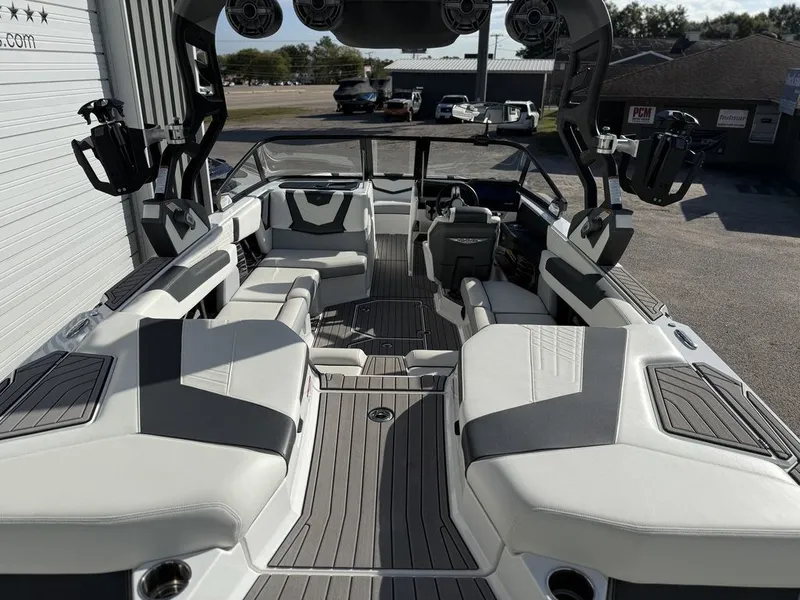 Slide: The Image of Nautique Super Air Nautique G23 2021 - 5