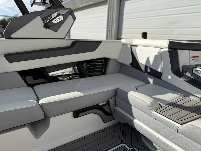 Slide: The Image of Nautique Super Air Nautique G23 2021 - 9