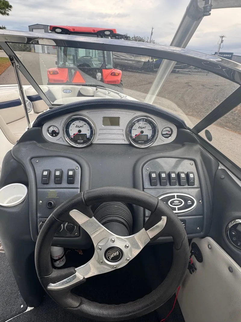 Slide: The Image of Tigé 24Ve 2007 - 4