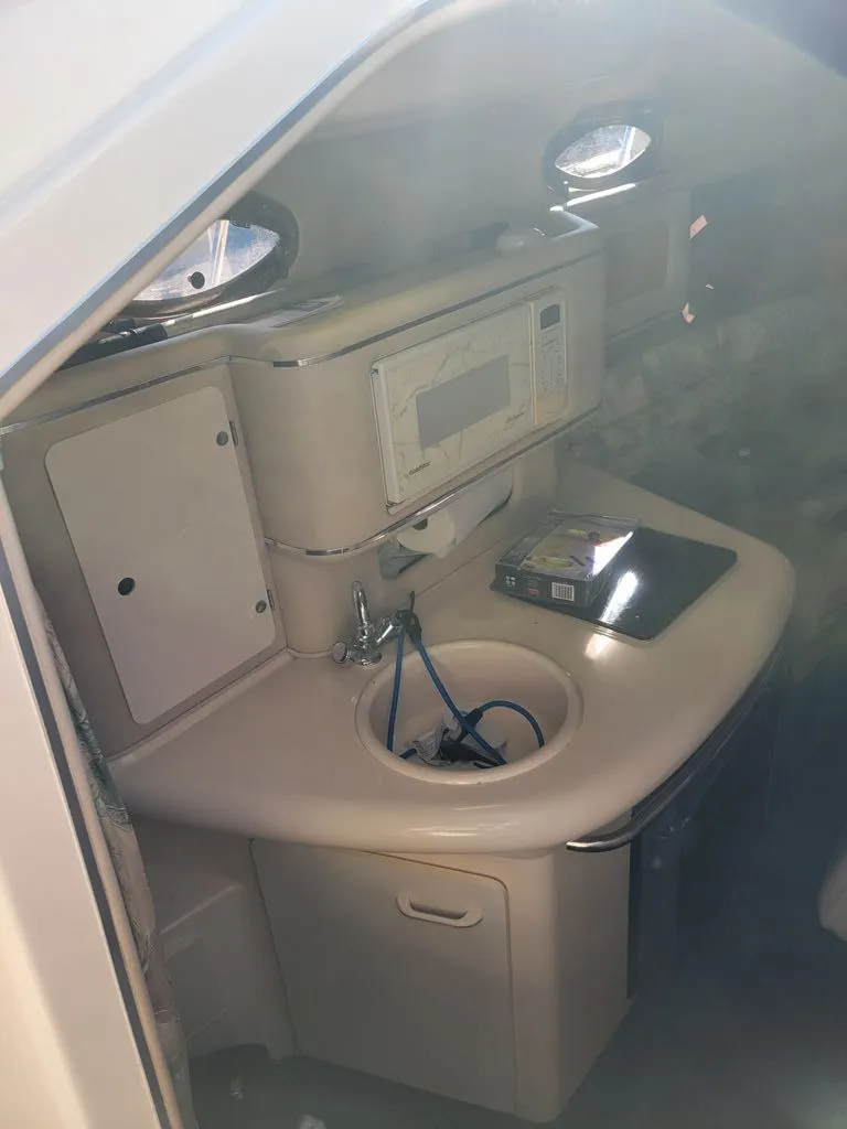 Slide: The Image of Sea Ray 270 Sundancer 1997 - 12