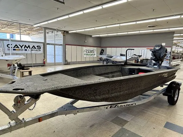 Slide: The Image of War Eagle 750 Gladiator Mud Boat 2026 - 1