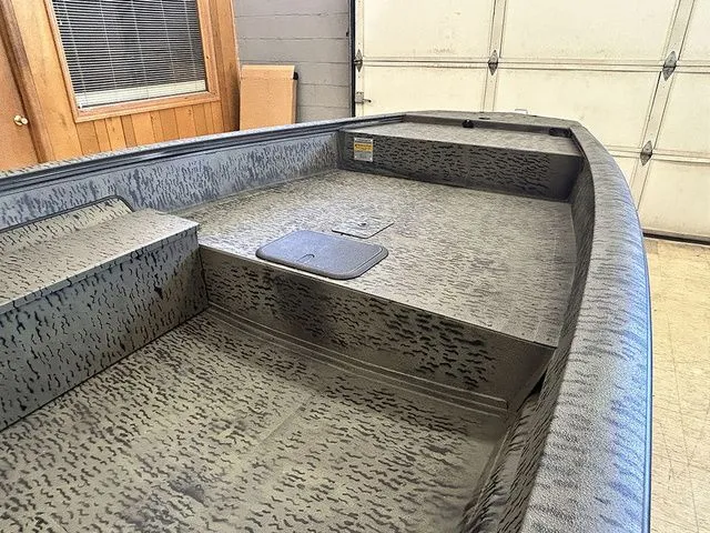 Slide: The Image of War Eagle 750 Gladiator Mud Boat 2026 - 5